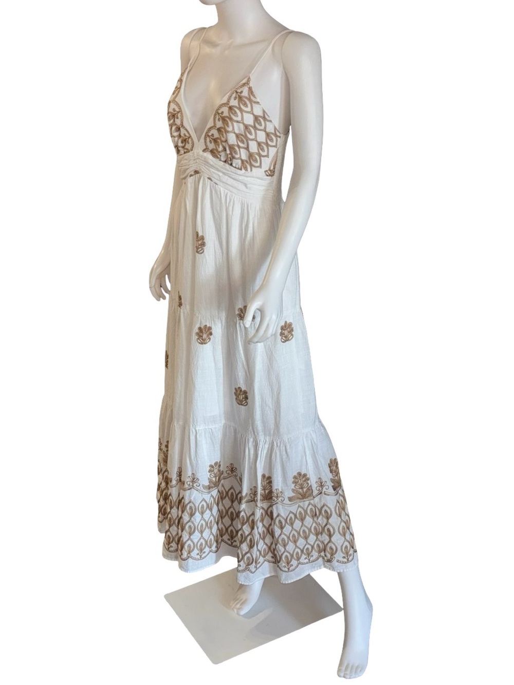 Boho White Embroidered Tiered Maxi Dress V-Neck Smocked Back Summer‎ Sun Dress M